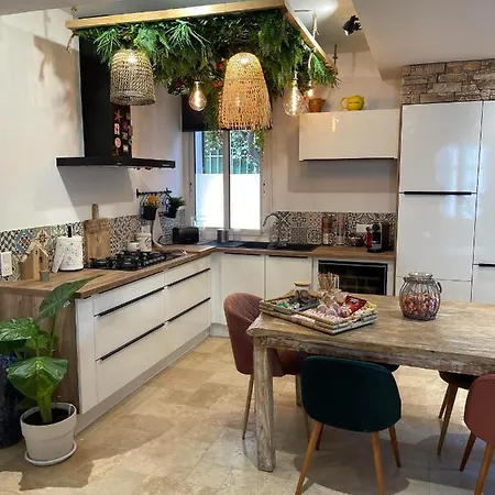 Apartment Rdc De Maison Avec Terrasse Barbecue Toulon